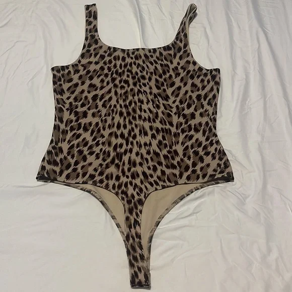 NWOT Banana Republic Leopard Print Bodysuit - Picture 5 of 5